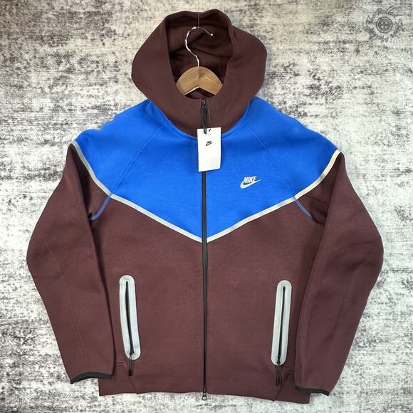 tech fleece burgundy